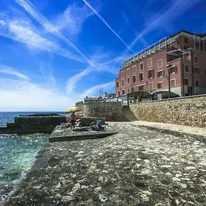 Rotonda Novigrad Gostinjska kuća